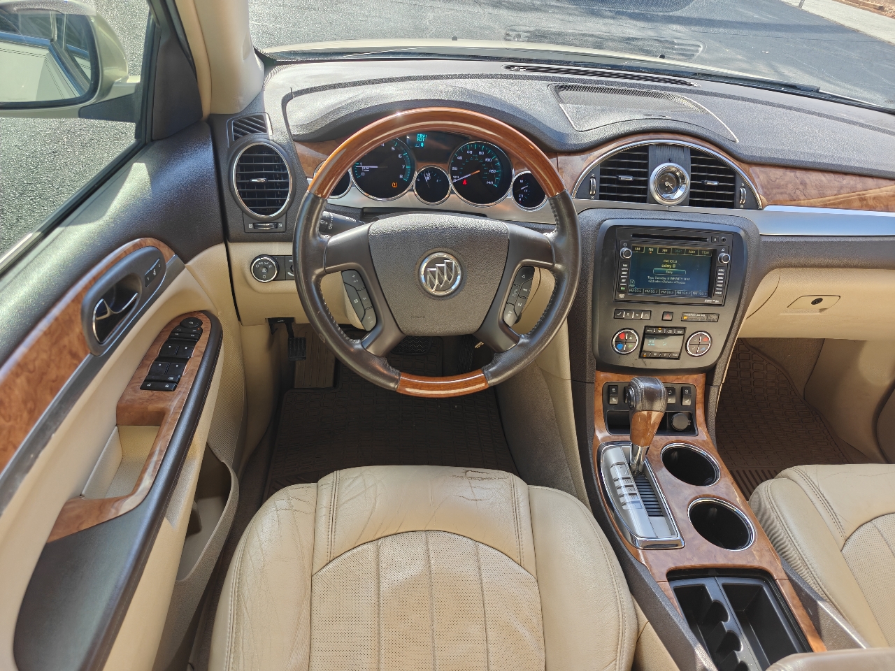 Buick Enclave CXL 4D SUV FWD 2010