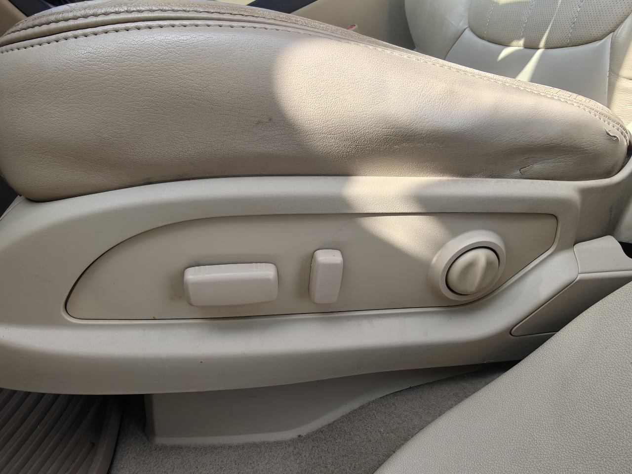 Buick Enclave CXL 4D SUV FWD 2010