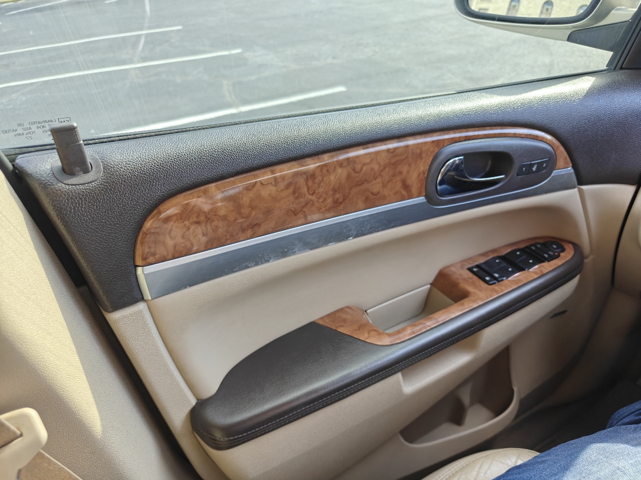 Buick Enclave CXL 4D SUV FWD 2010