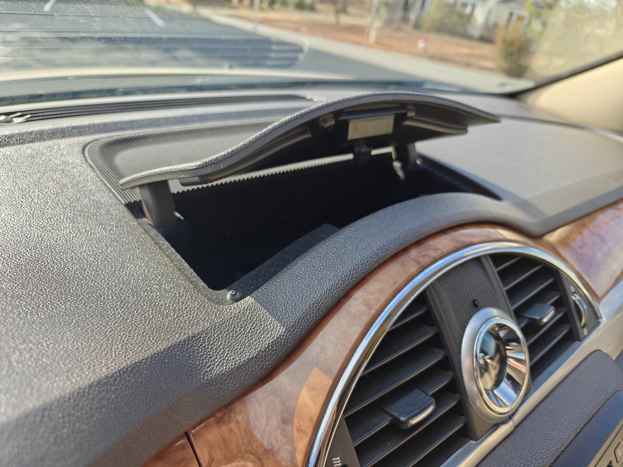 Buick Enclave CXL 4D SUV FWD 2010