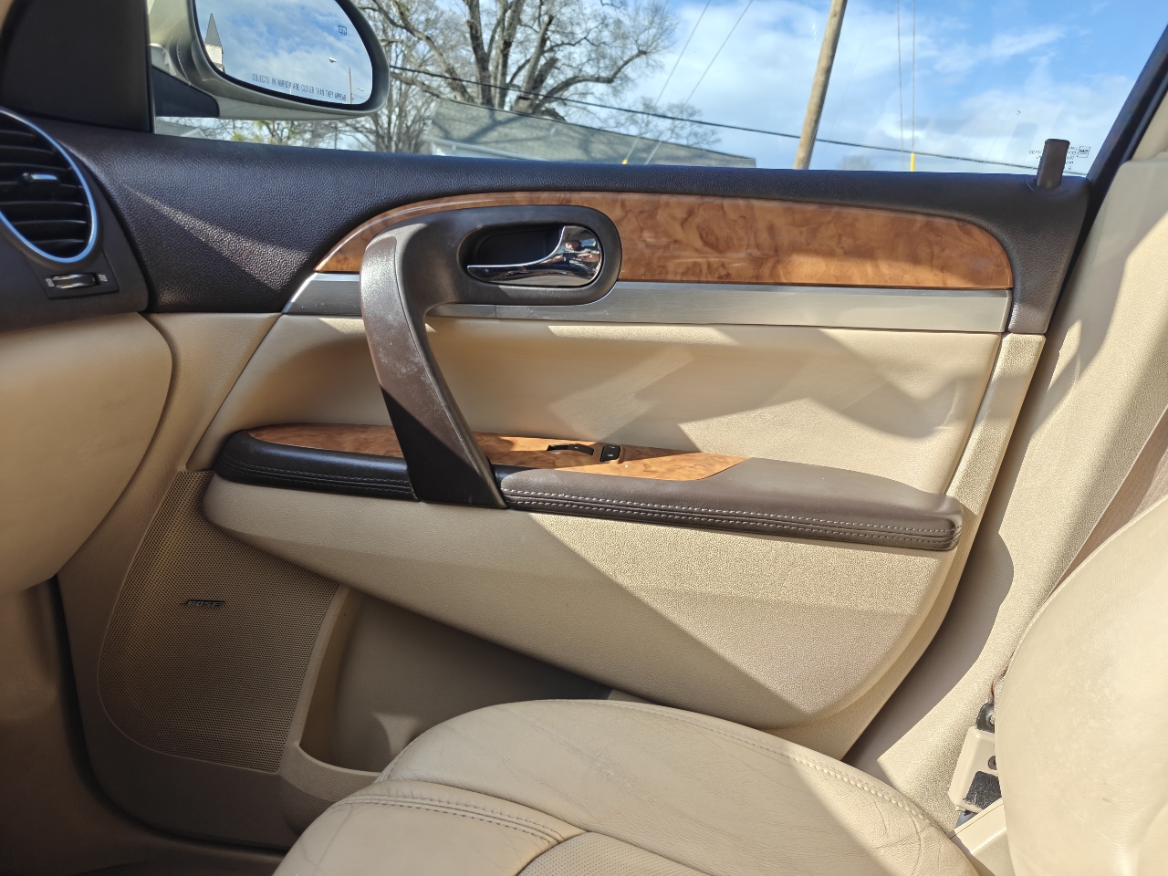 Buick Enclave CXL 4D SUV FWD 2010