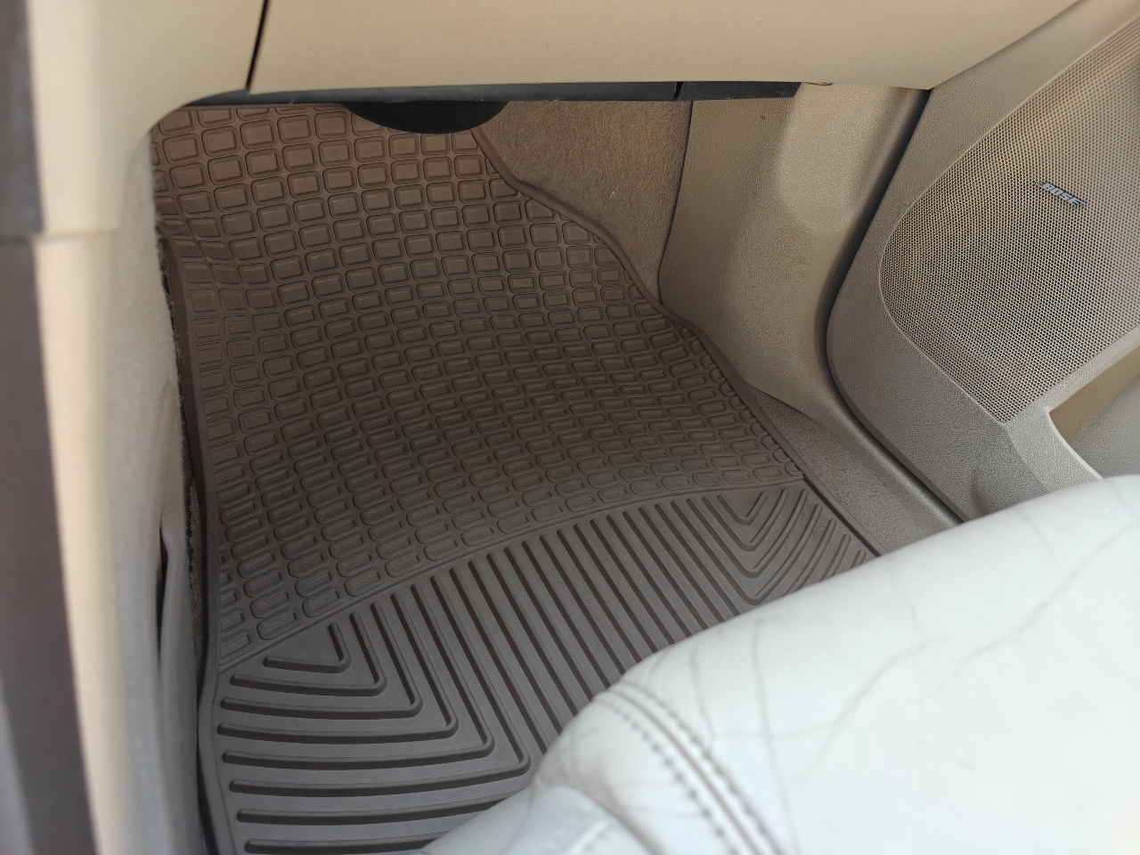 Buick Enclave CXL 4D SUV FWD 2010