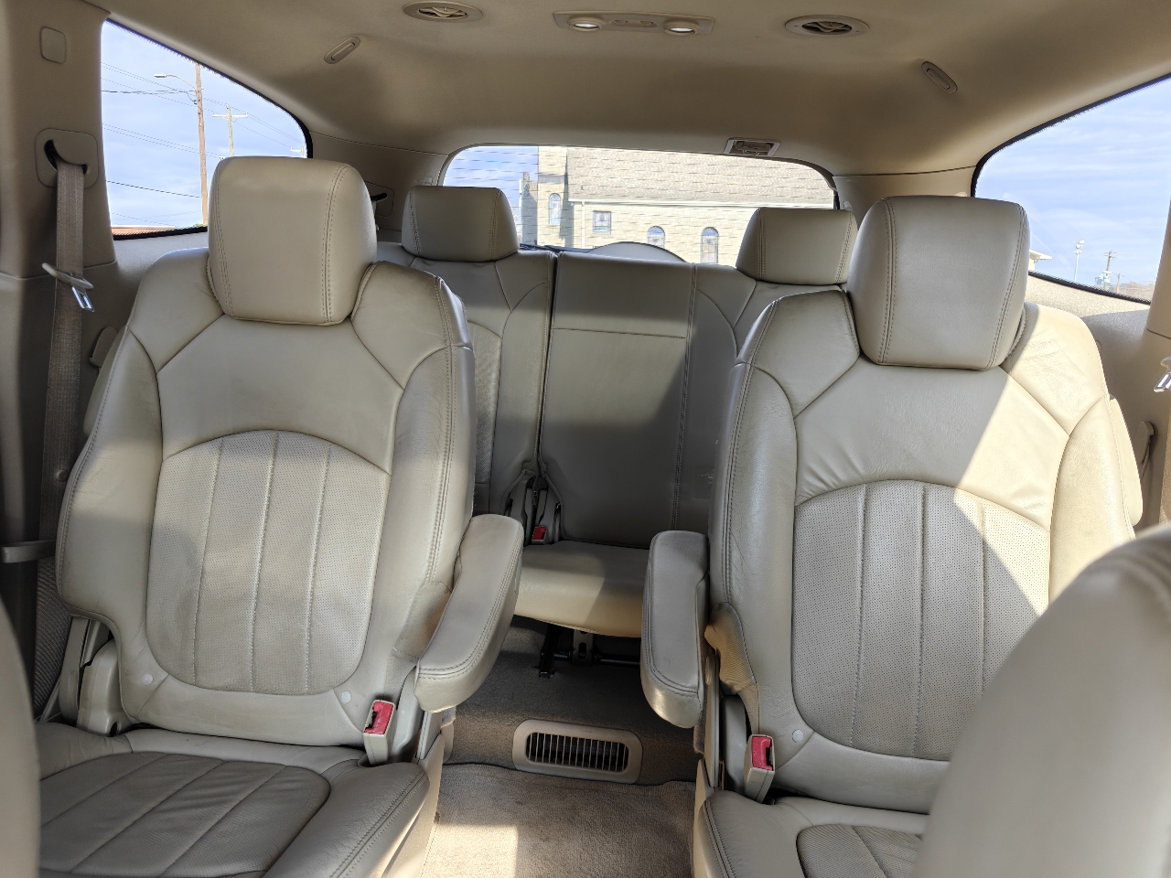 Buick Enclave CXL 4D SUV FWD 2010