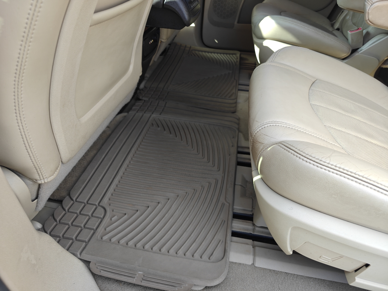 Buick Enclave CXL 4D SUV FWD 2010