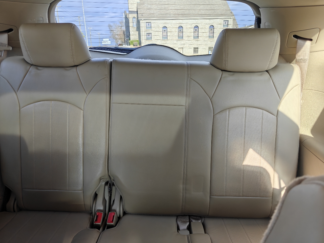 Buick Enclave CXL 4D SUV FWD 2010