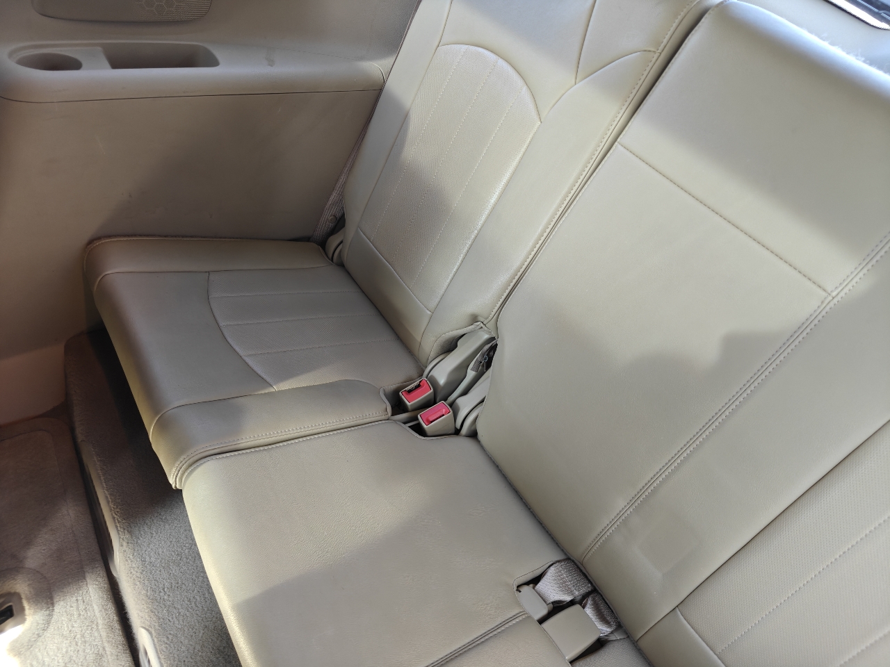 Buick Enclave CXL 4D SUV FWD 2010