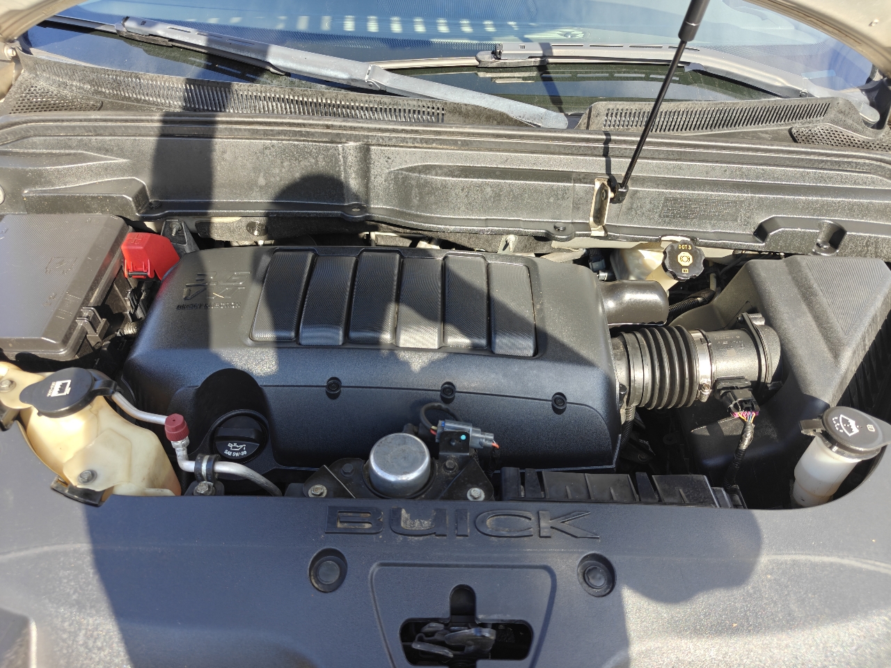 Buick Enclave CXL 4D SUV FWD 2010