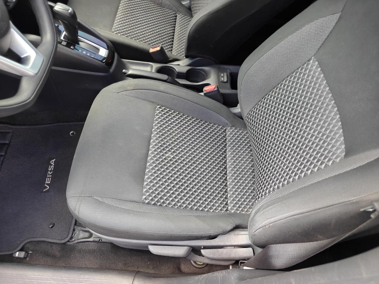 Nissan Versa S CVT 2020