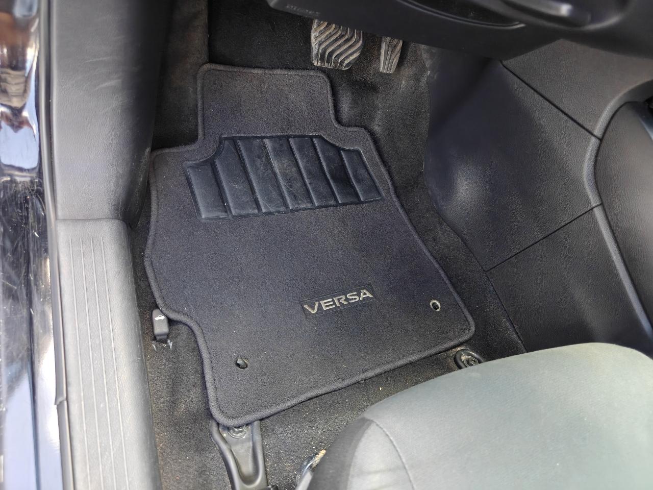 Nissan Versa S CVT 2020