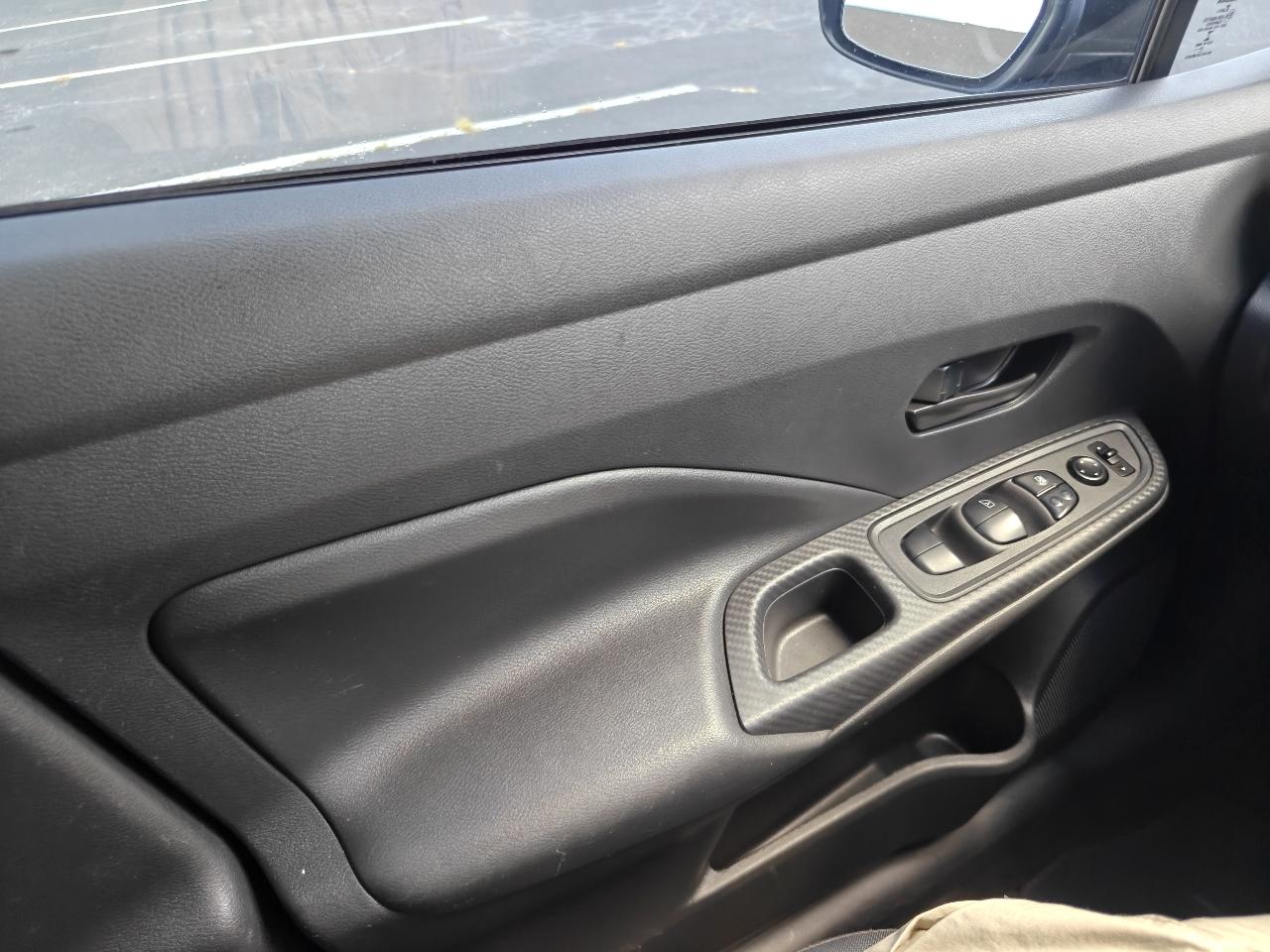 Nissan Versa S CVT 2020