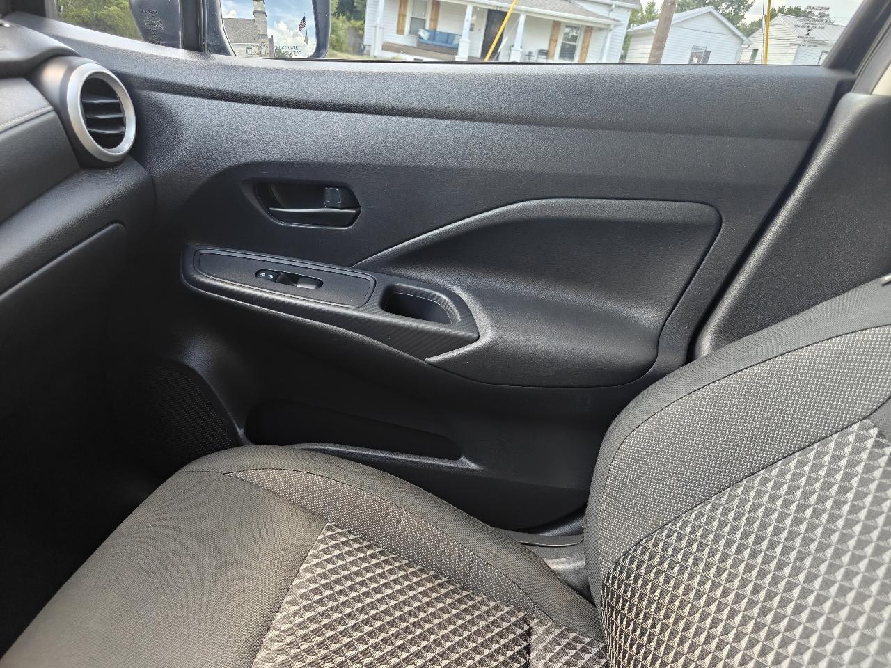 Nissan Versa S CVT 2020