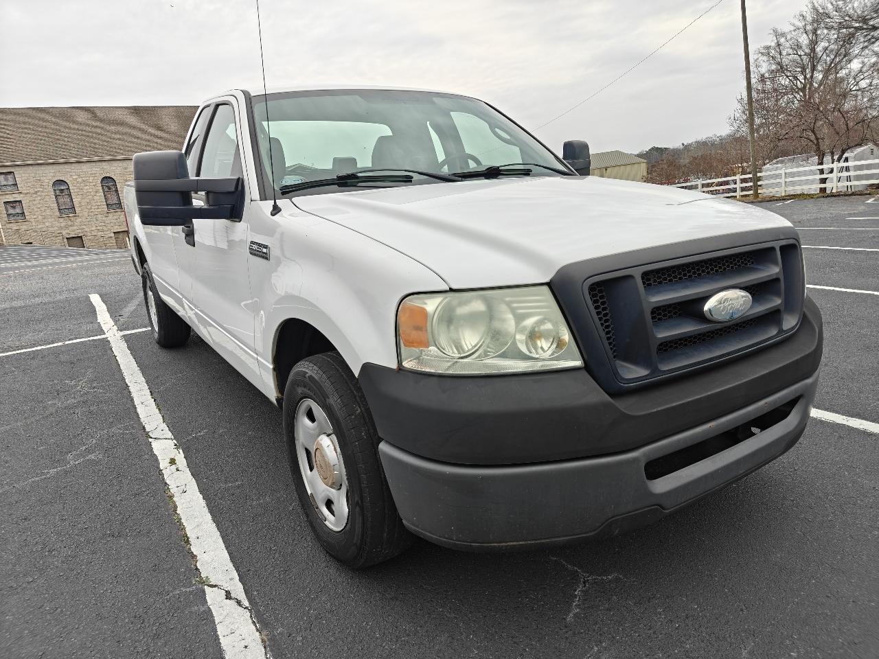 Ford F-150 2WD Reg Cab 126" XL 2008