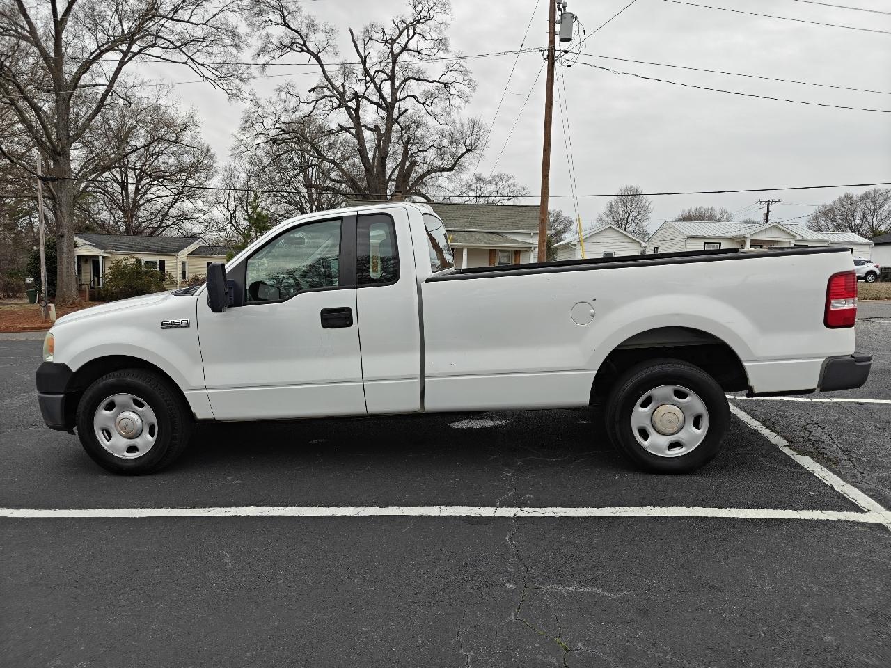 Ford F-150 2WD Reg Cab 126" XL 2008