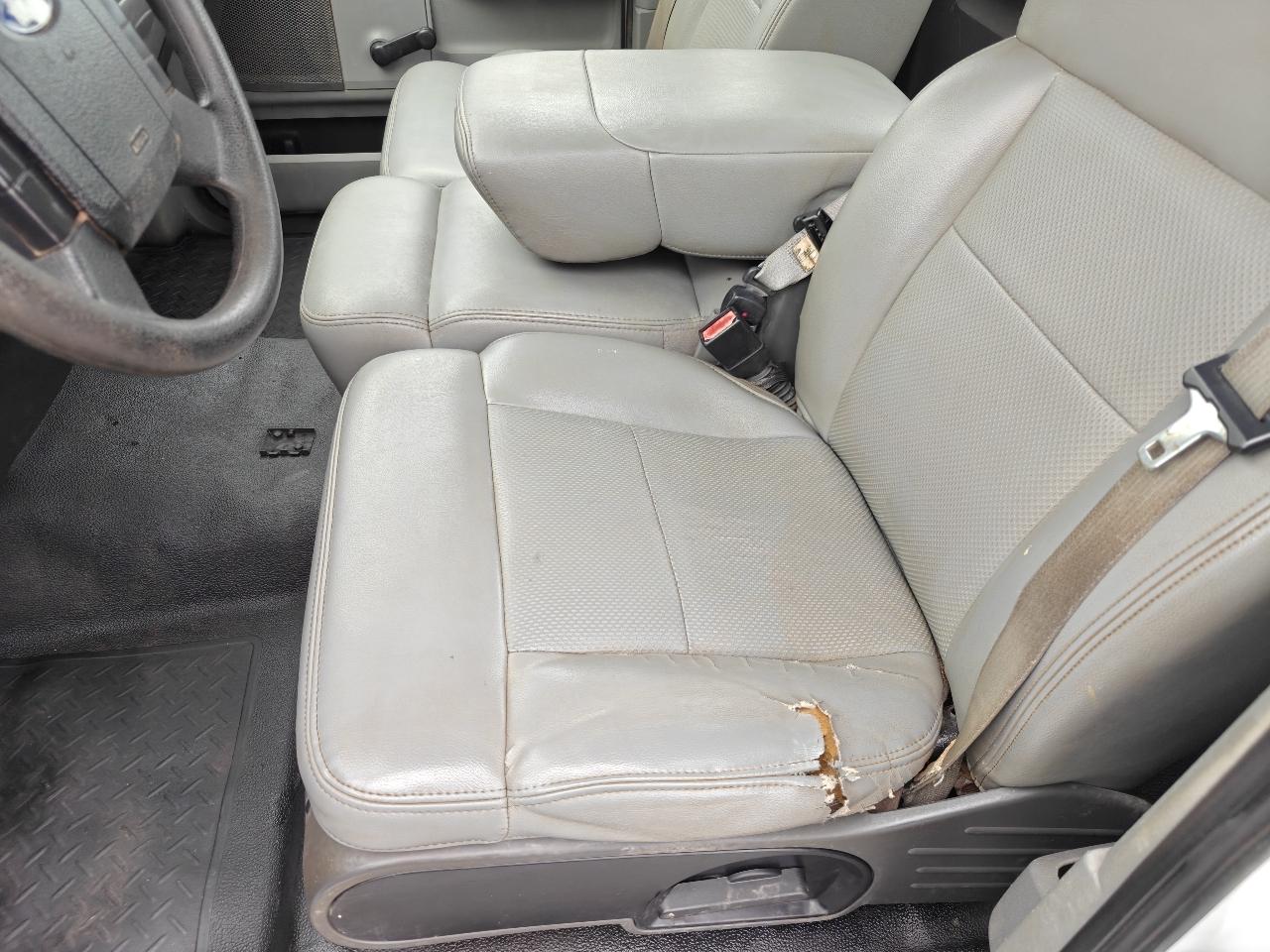 Ford F-150 2WD Reg Cab 126" XL 2008