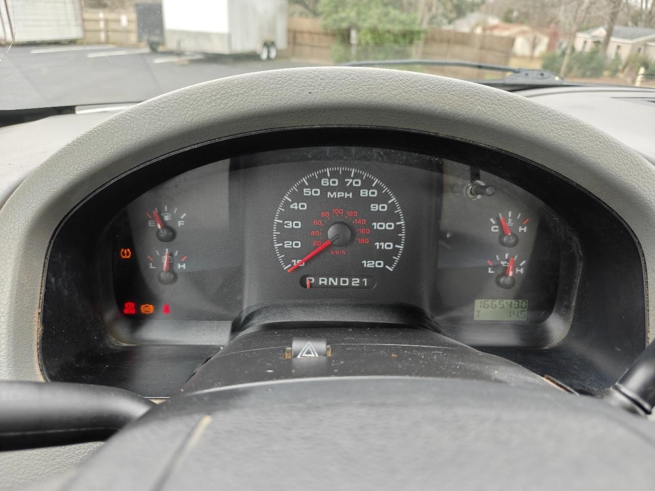 Ford F-150 2WD Reg Cab 126" XL 2008