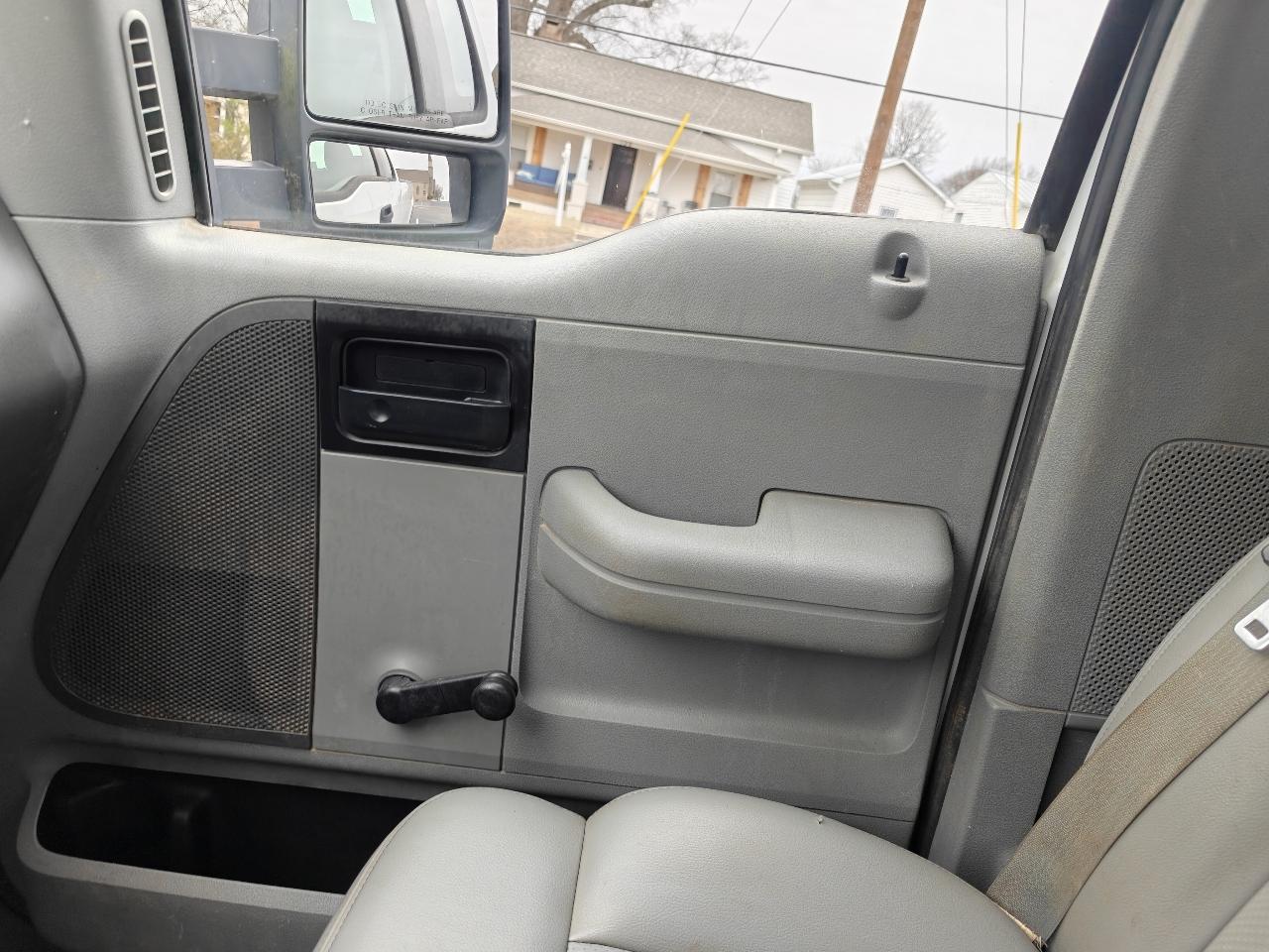 Ford F-150 2WD Reg Cab 126" XL 2008