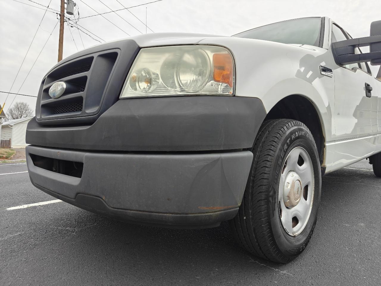 Ford F-150 2WD Reg Cab 126" XL 2008