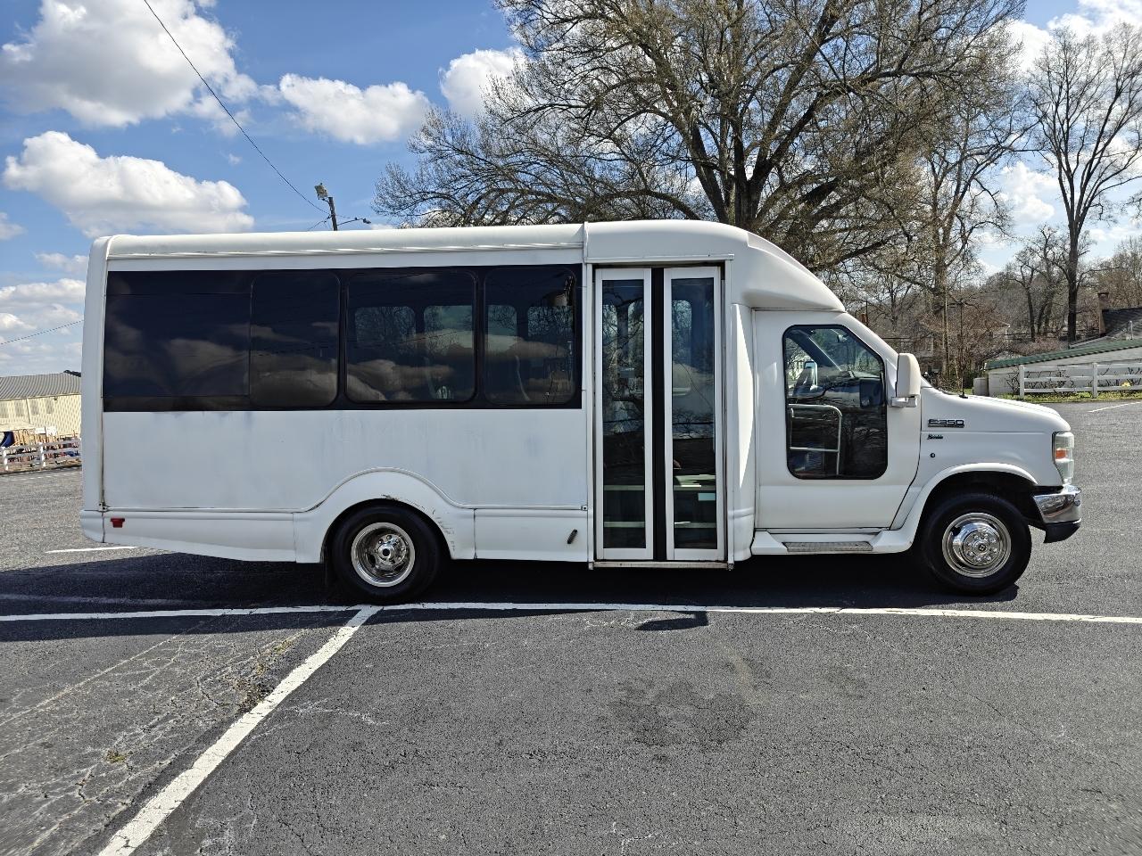 Ford Econoline E350 2015