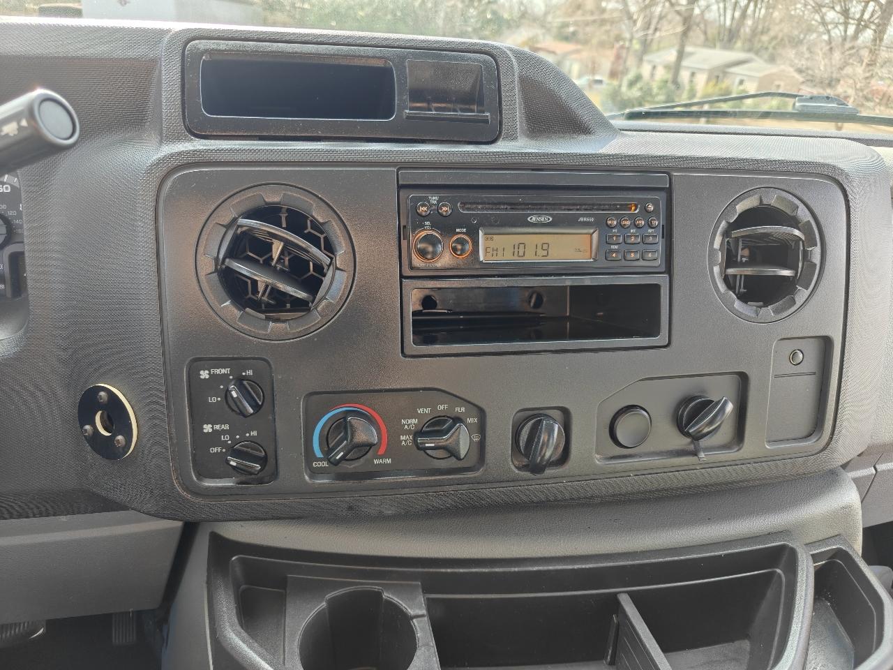 Ford Econoline E350 2015