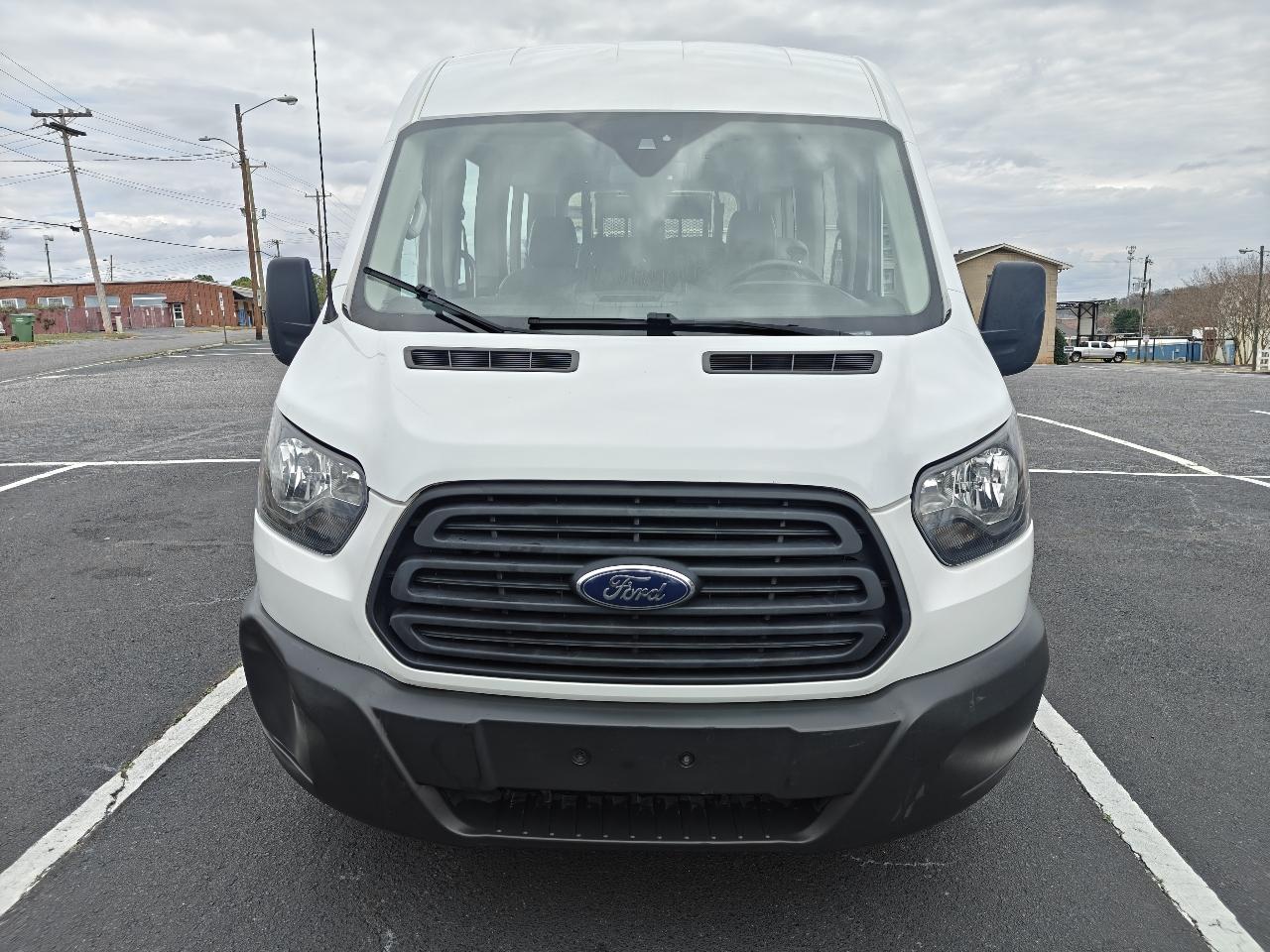Ford Transit 350 Wagon Med. Roof XL w/Sliding Pass. 148-in. WB 2017