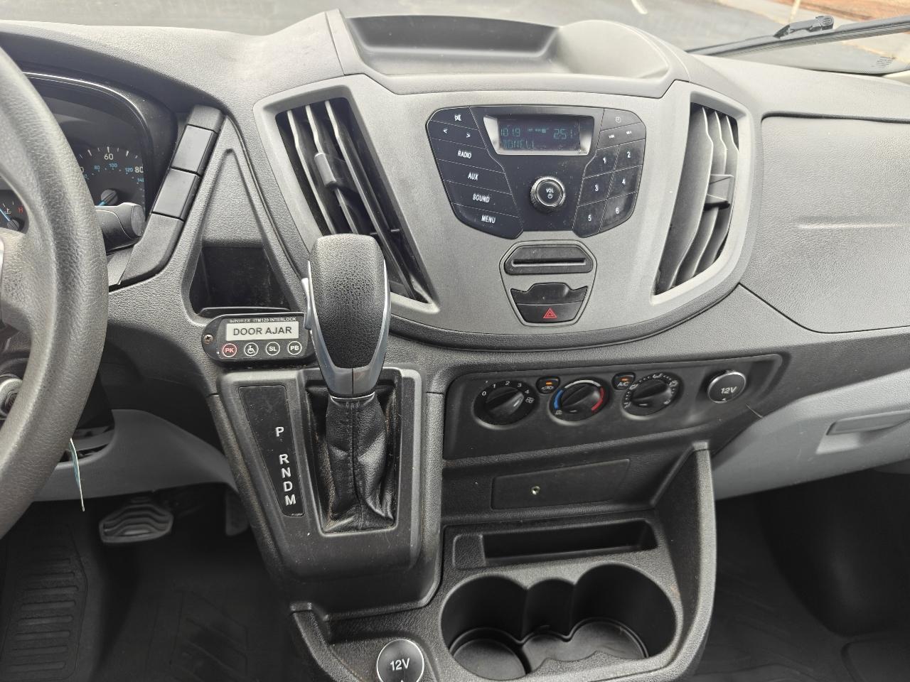 Ford Transit 350 Wagon Med. Roof XL w/Sliding Pass. 148-in. WB 2017