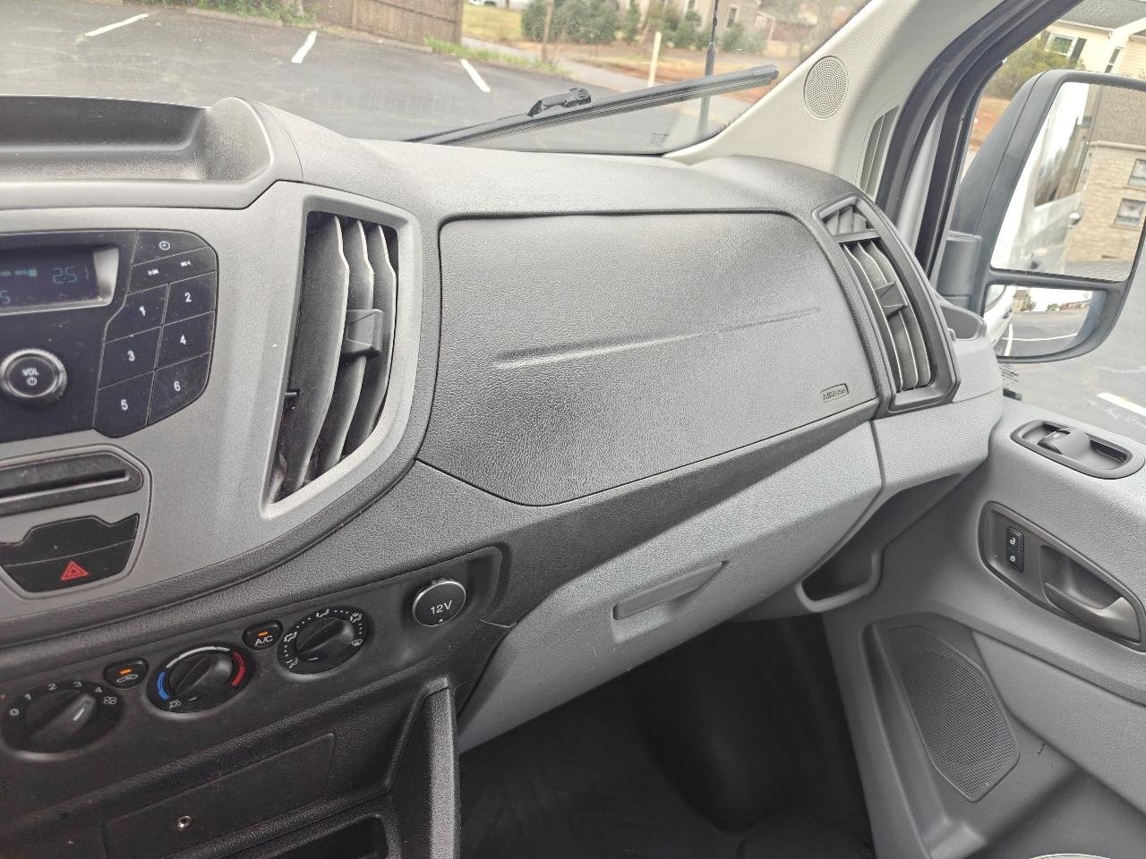 Ford Transit 350 Wagon Med. Roof XL w/Sliding Pass. 148-in. WB 2017