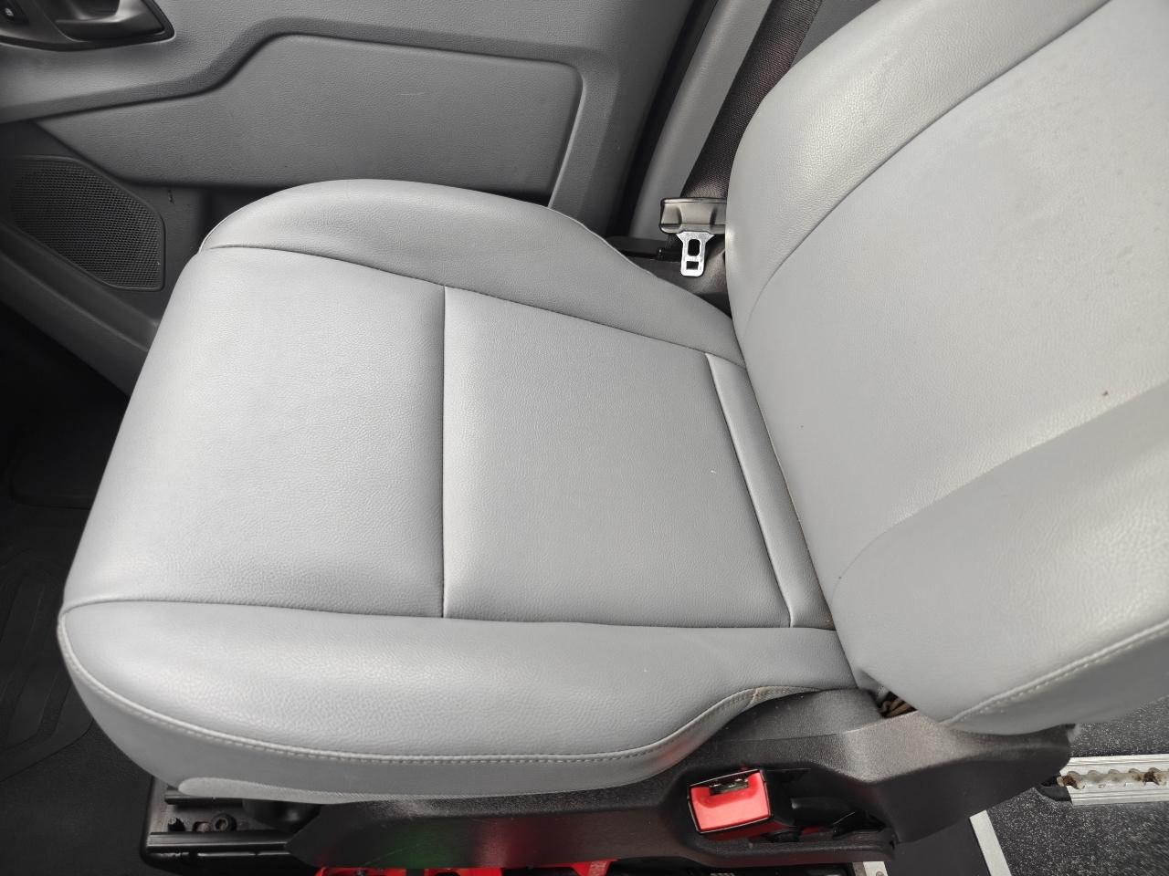 Ford Transit 350 Wagon Med. Roof XL w/Sliding Pass. 148-in. WB 2017