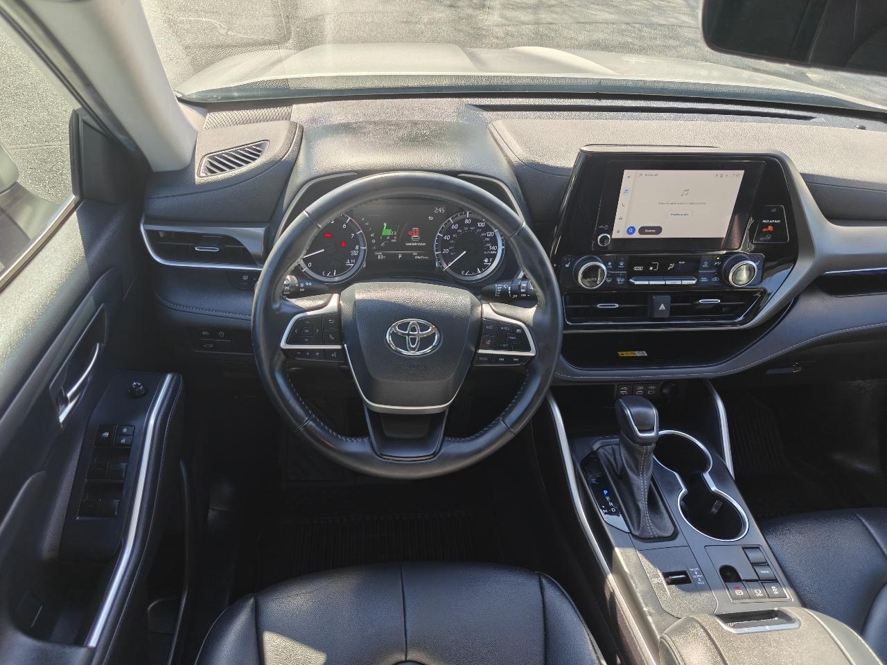 Toyota Highlander XLE 2WD 2023