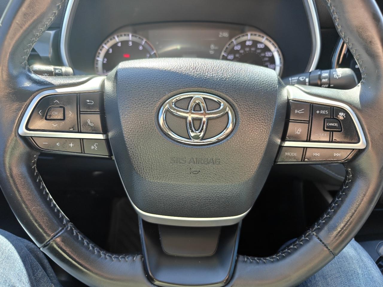 Toyota Highlander XLE 2WD 2023