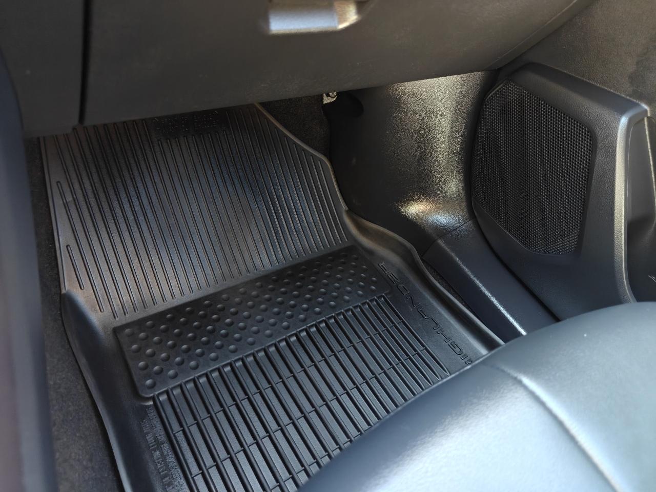 Toyota Highlander XLE 2WD 2023