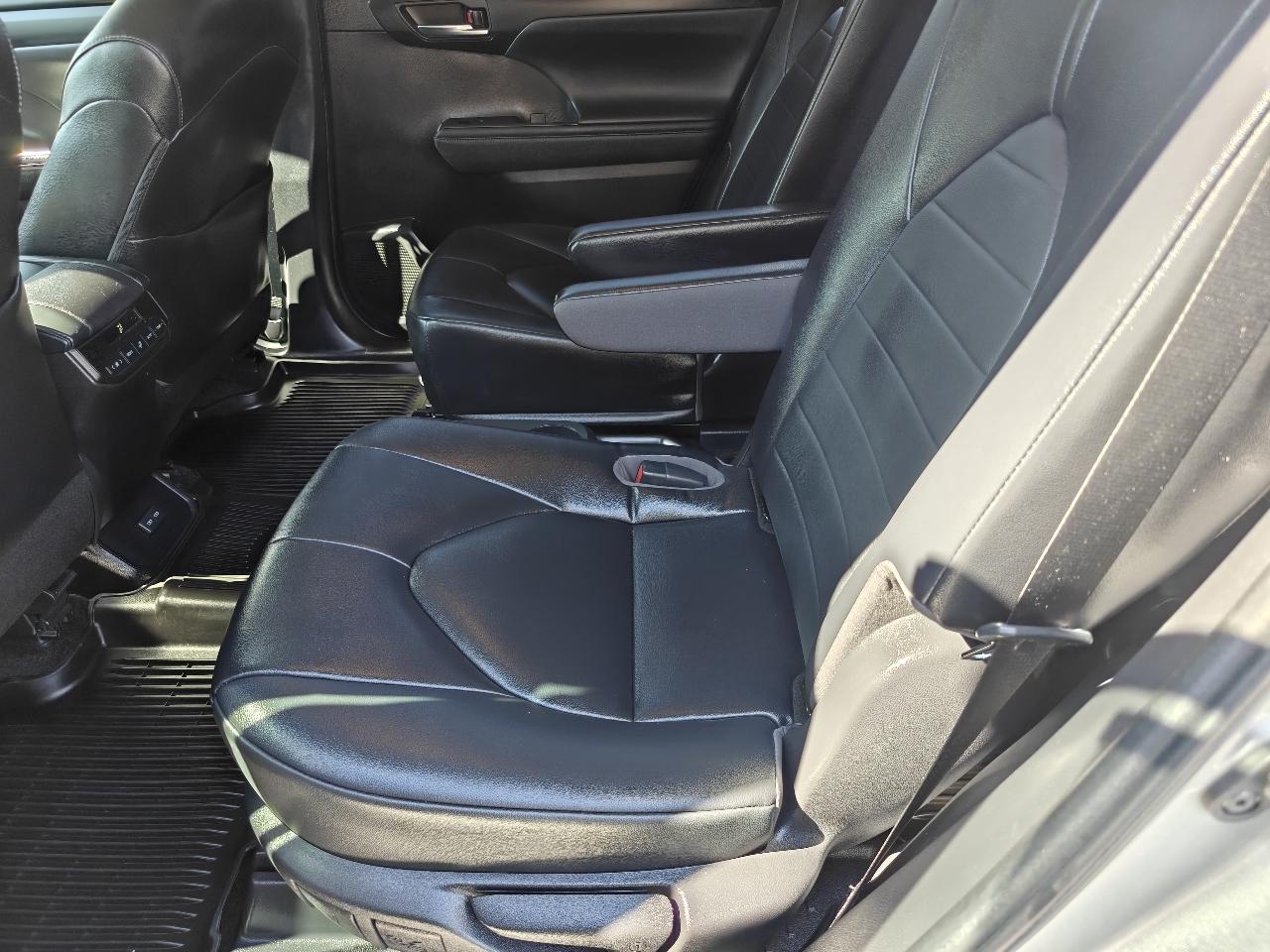 Toyota Highlander XLE 2WD 2023