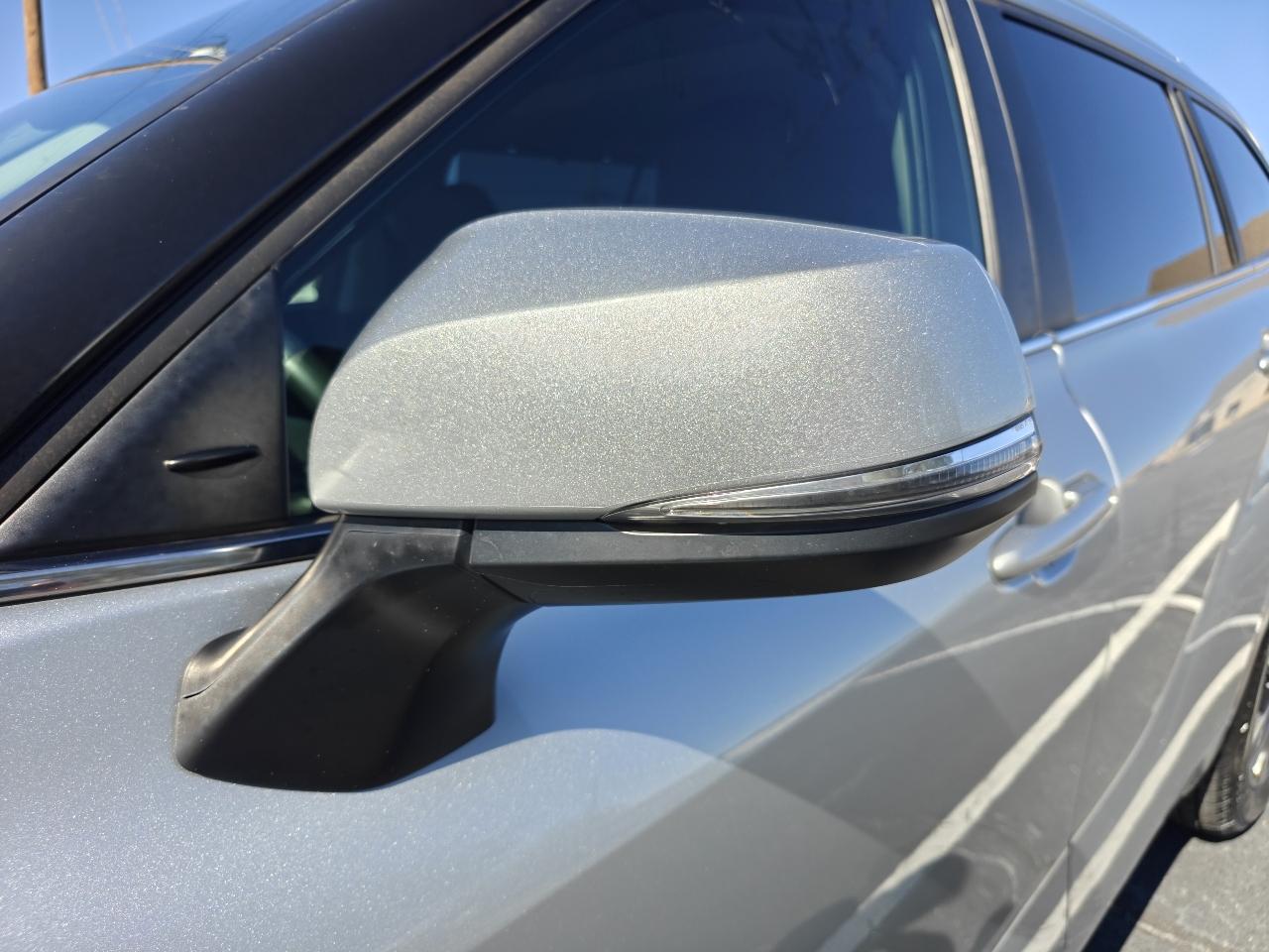 Toyota Highlander XLE 2WD 2023