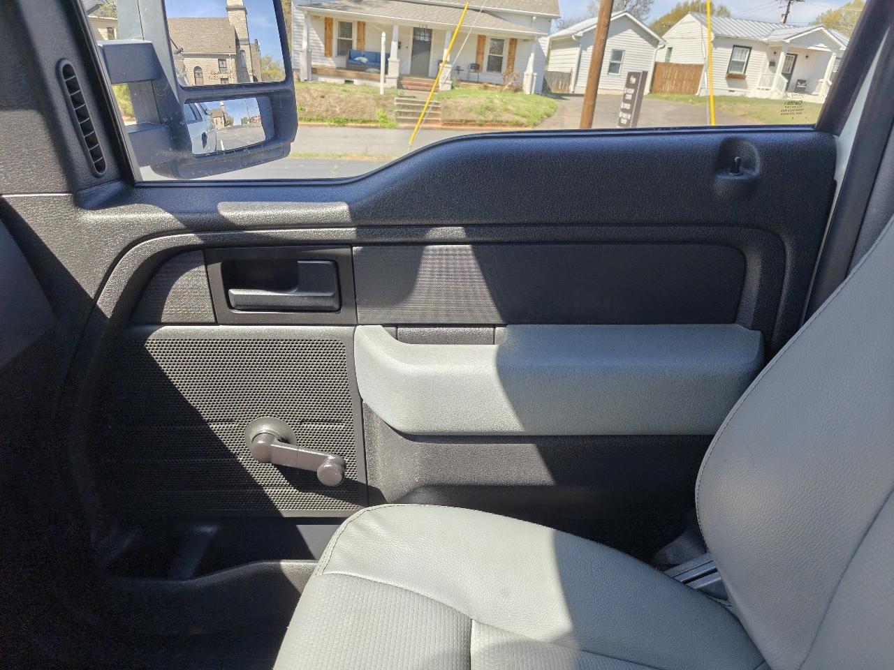 Ford F-150 2WD Reg Cab 126" XL 2013