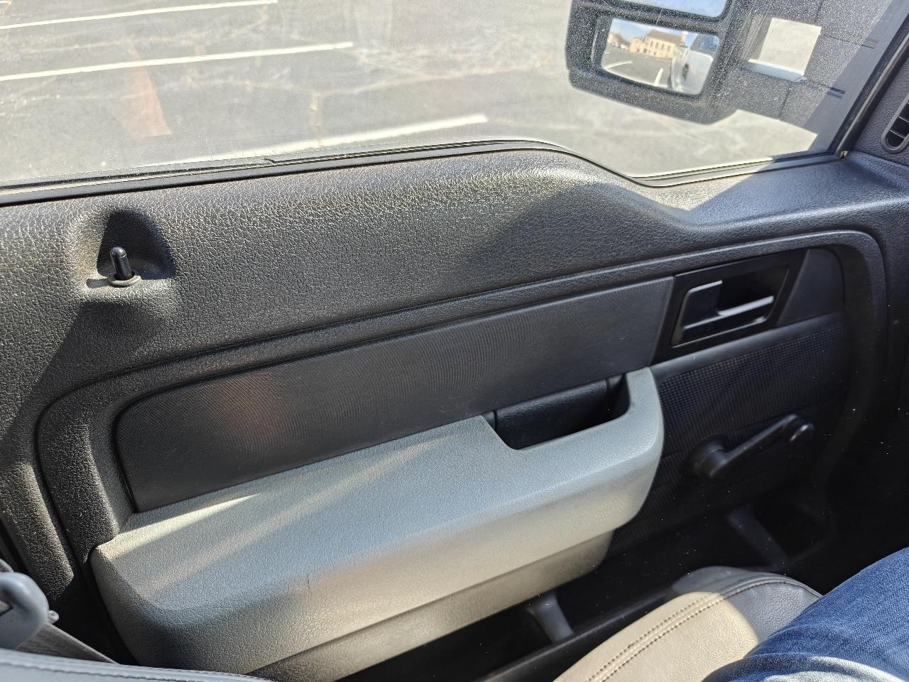 Ford F-150 2WD Reg Cab 126" XL 2014