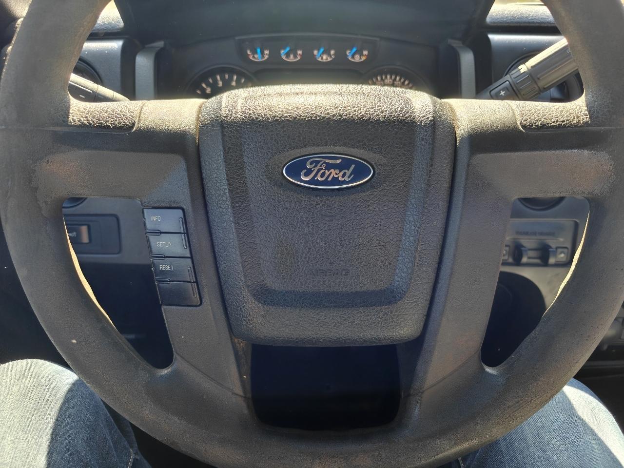 Ford F-150 2WD Reg Cab 126" XL 2014