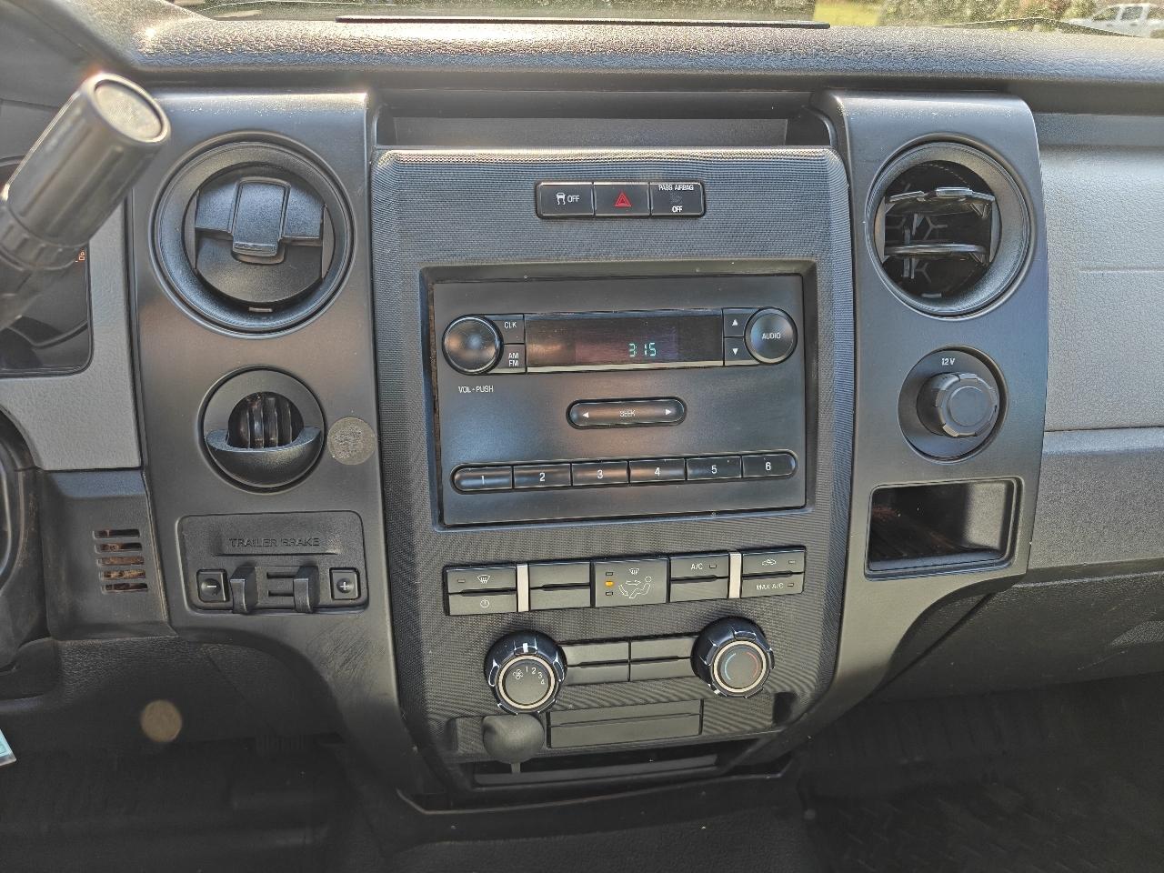 Ford F-150 2WD Reg Cab 126" XL 2014