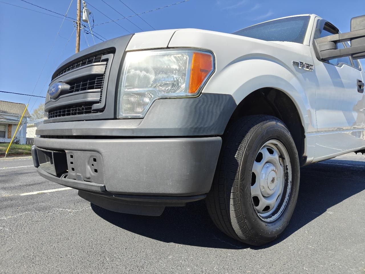 Ford F-150 2WD Reg Cab 126" XL 2014