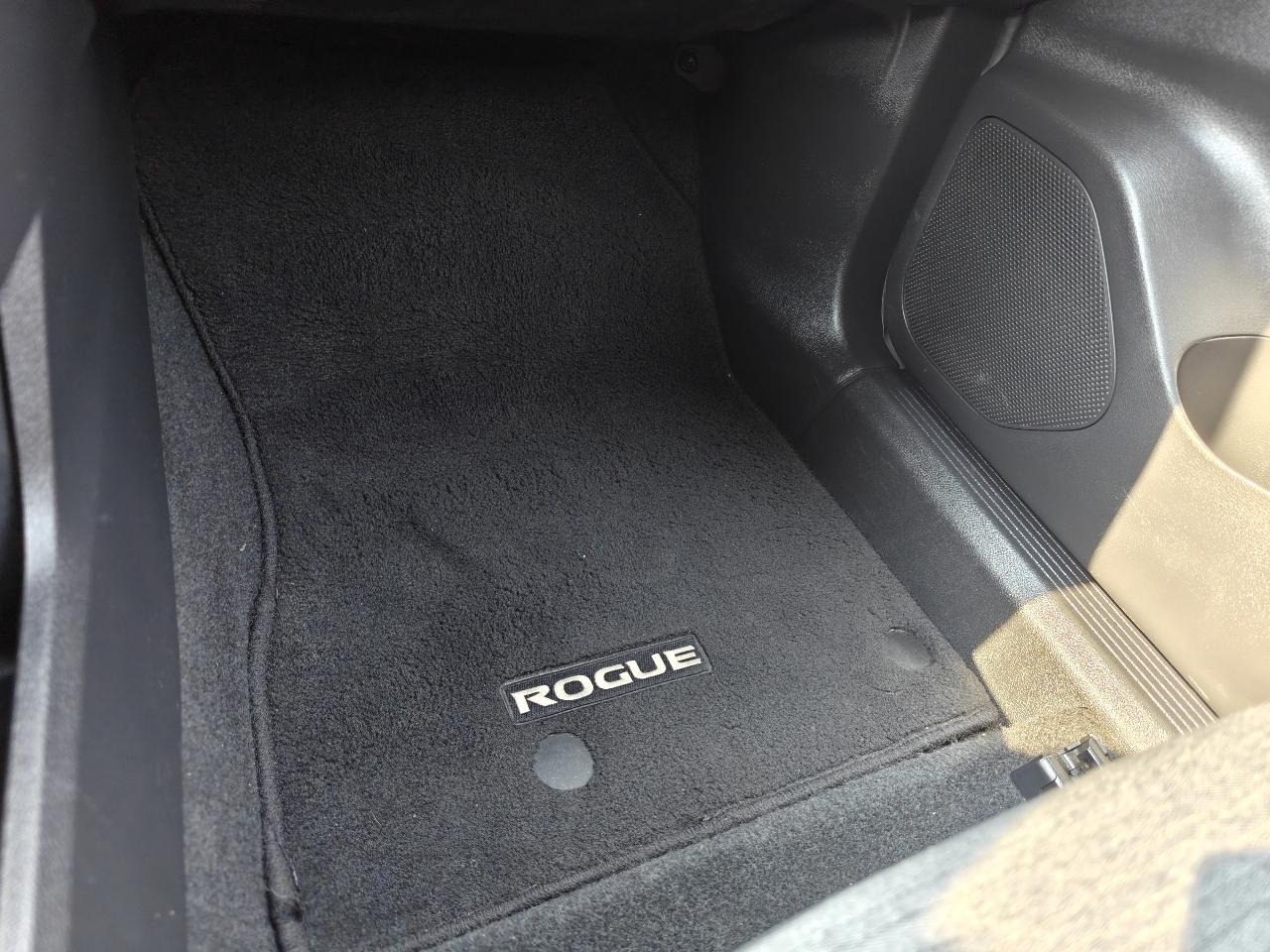 Nissan Rogue SV 2022