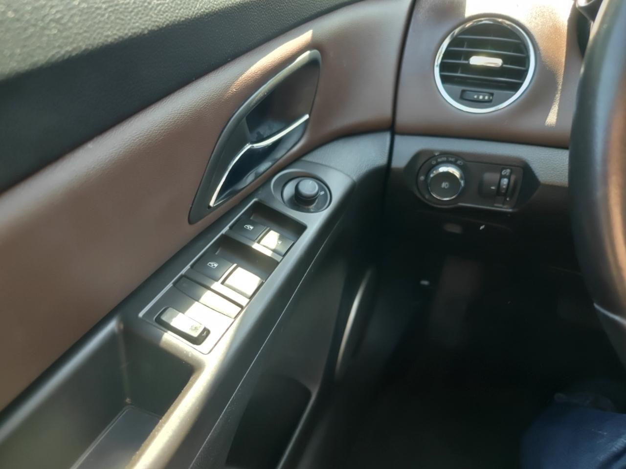 Chevrolet Cruze 2LT Auto 2015