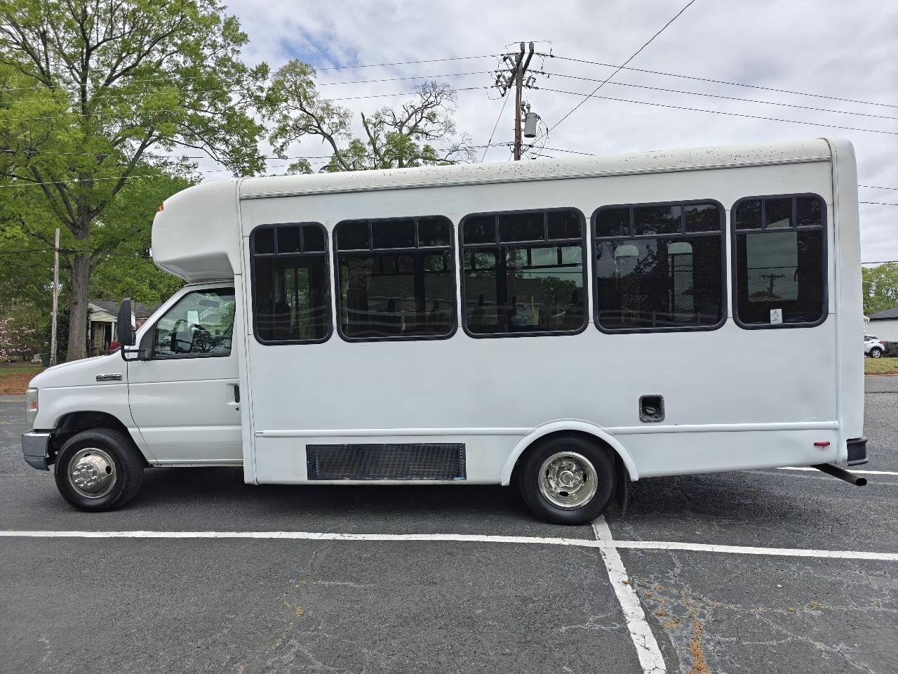 Ford Econoline E350 2011