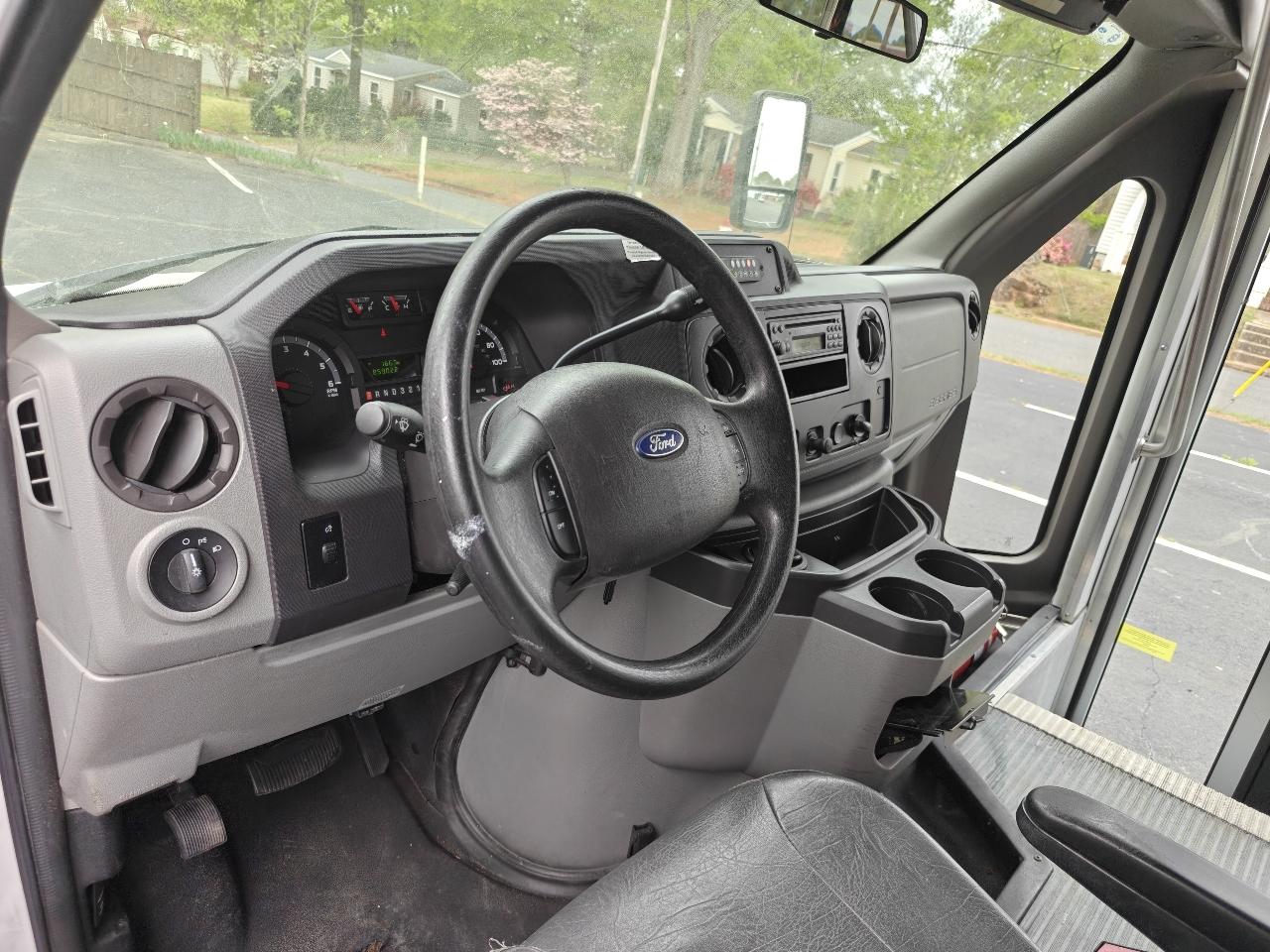 Ford Econoline E350 2011