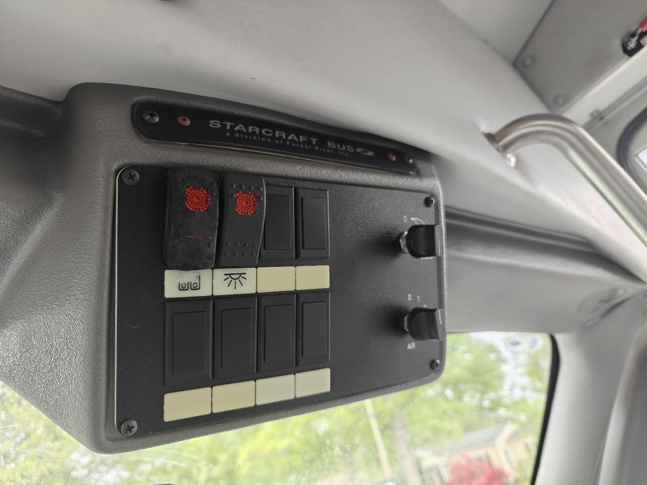 Ford Econoline E350 2011