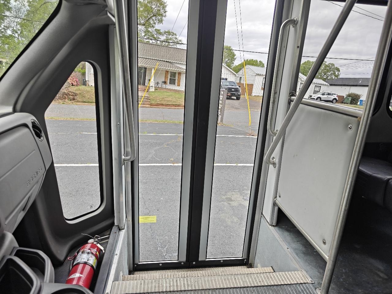 Ford Econoline E350 2011