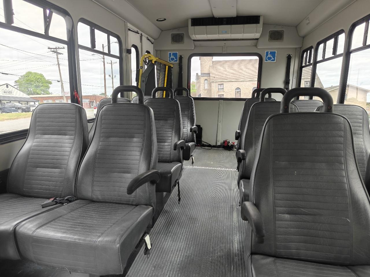 Ford Econoline E350 2011