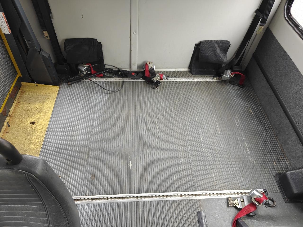 Ford Econoline E350 2011