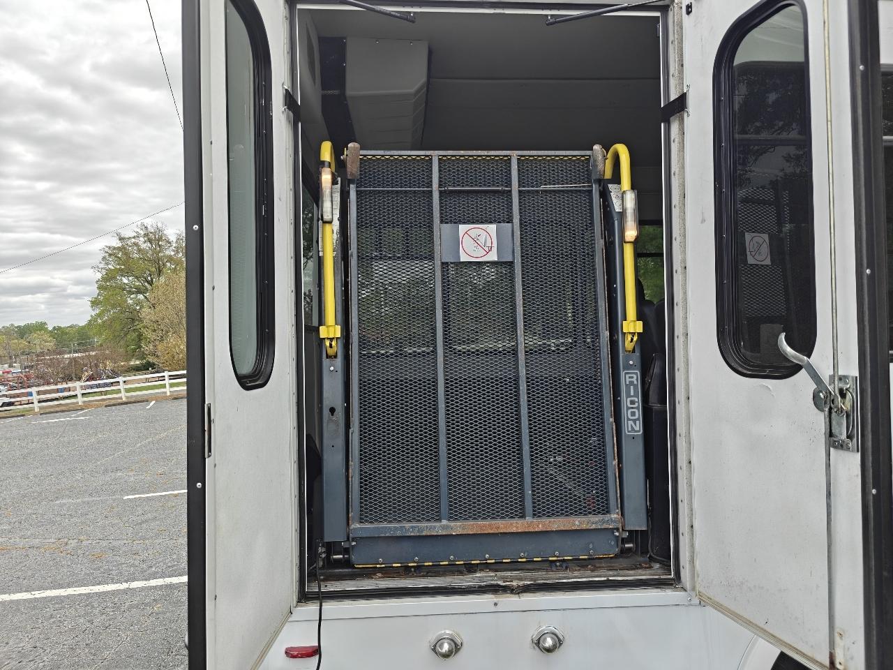 Ford Econoline E350 2011