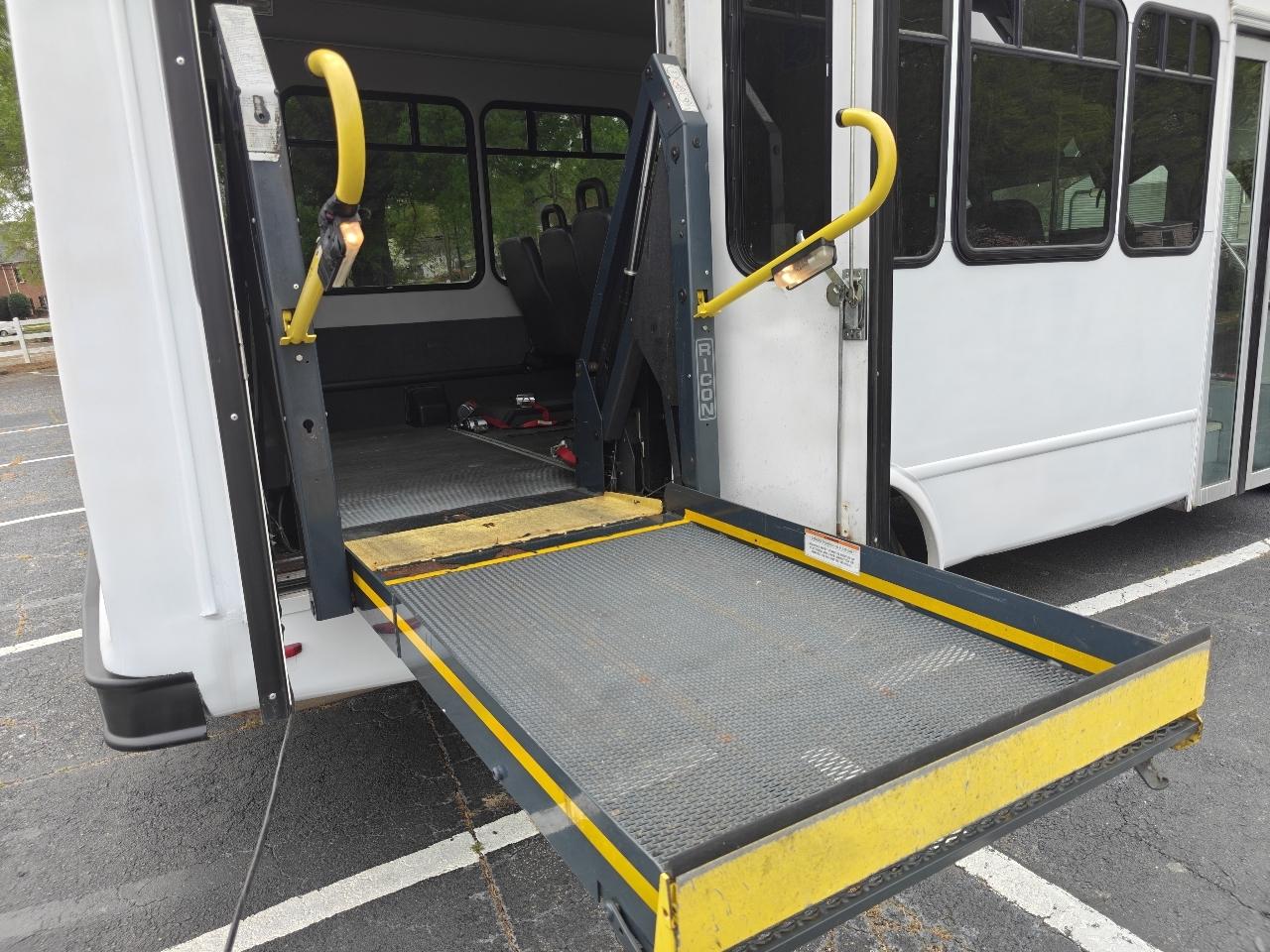 Ford Econoline E350 2011