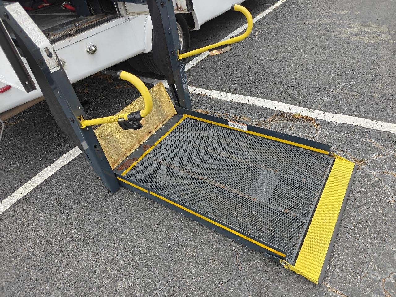 Ford Econoline E350 2011