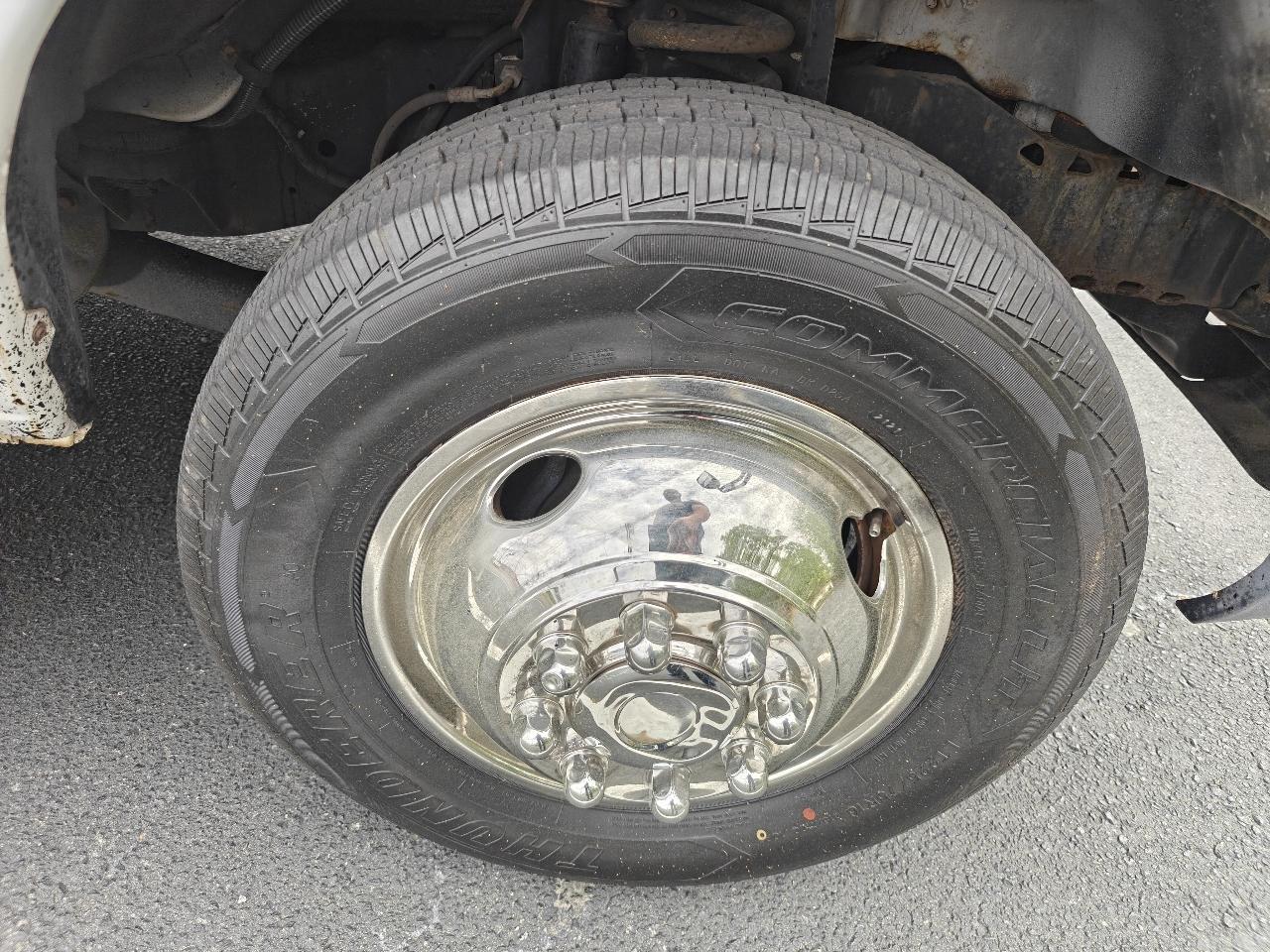 Ford Econoline E350 2011