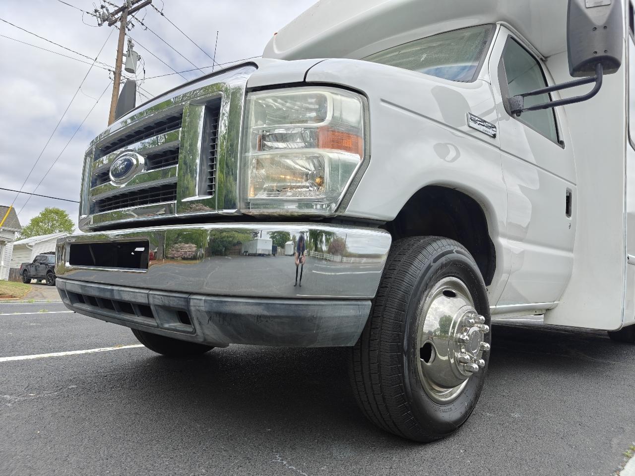 Ford Econoline E350 2011